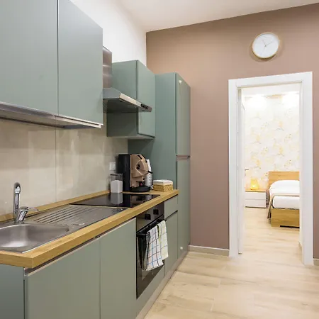 Dcr House Murales * Neapel